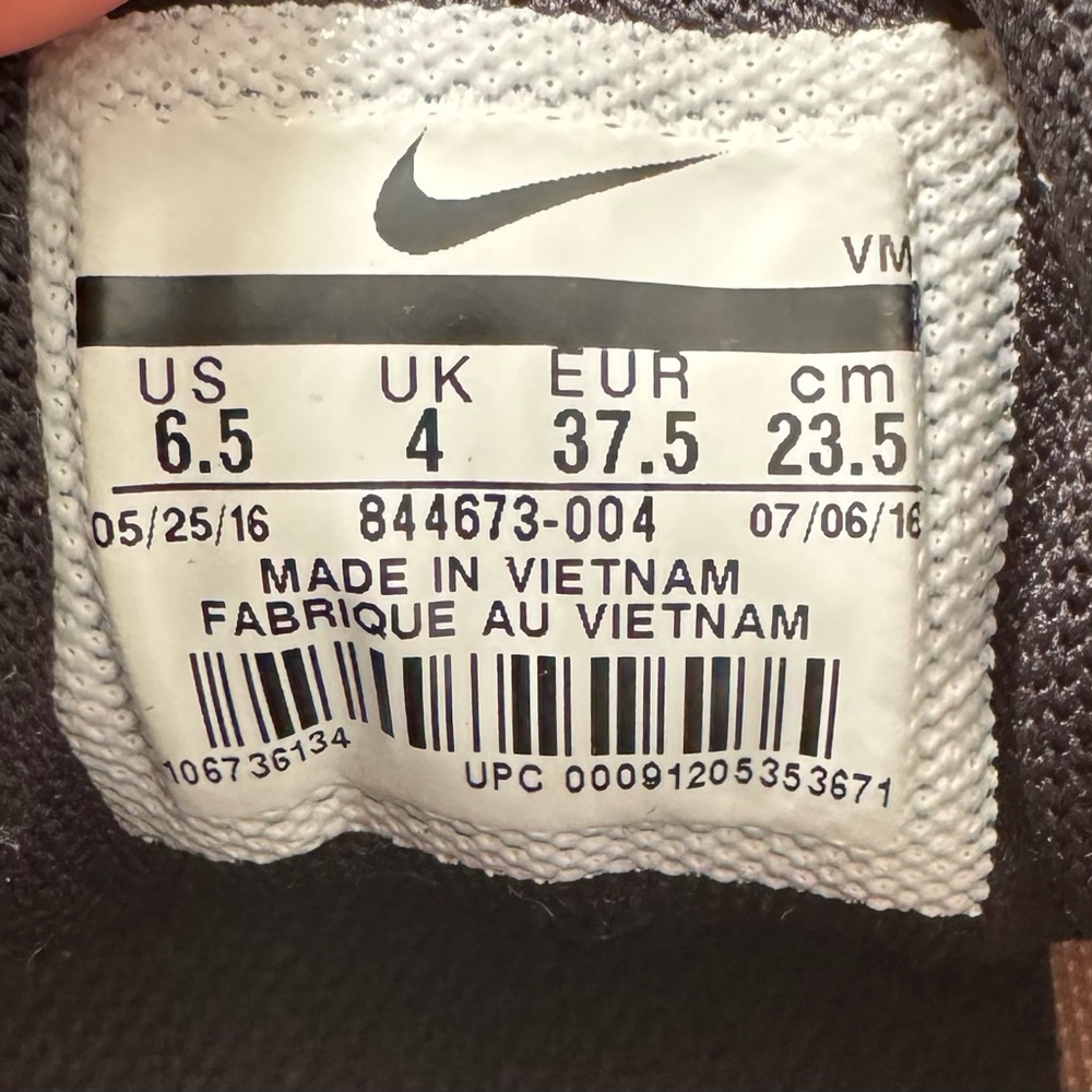 Nike Flex Experience RN5 running grey and White Athletic Shoes, size 6.5 women - Picture 3 of 12